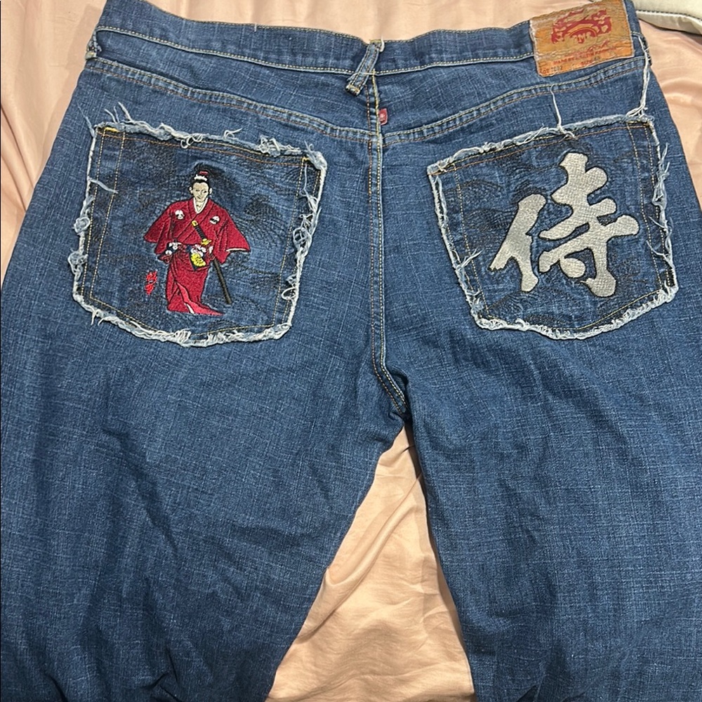 Red-Accented Men's Relaxed RMC Blue Jeans with Samurai Back Pockets